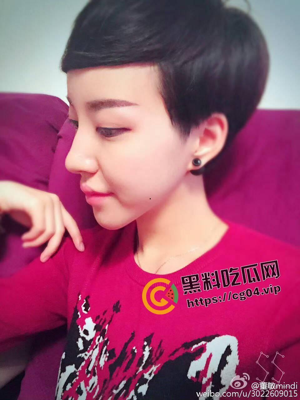 抖音百万粉丝博主【董娃娃】开盒 美腿丝袜真的顶 铁打的短发万年不变  第4张