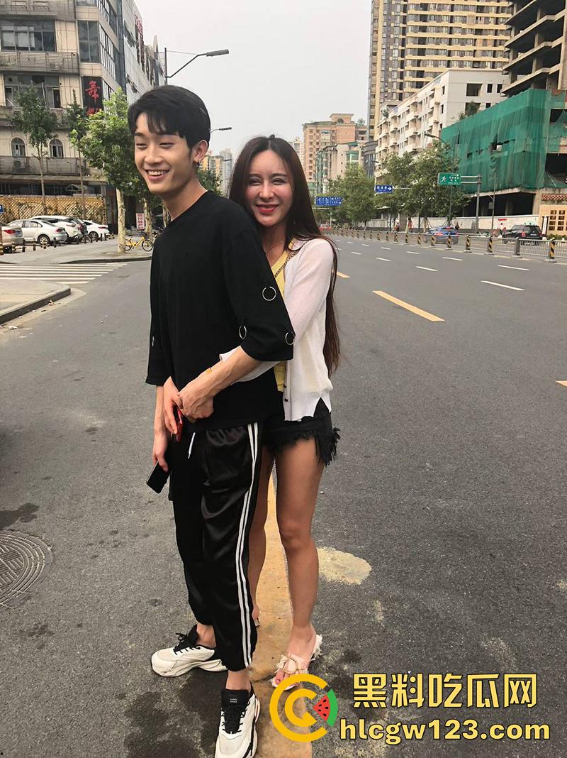 成都整容女生化母体，颜值高身材高挑性感，经常卖逼约炮染上梅毒，到处约炮感染年轻帅哥！  第3张