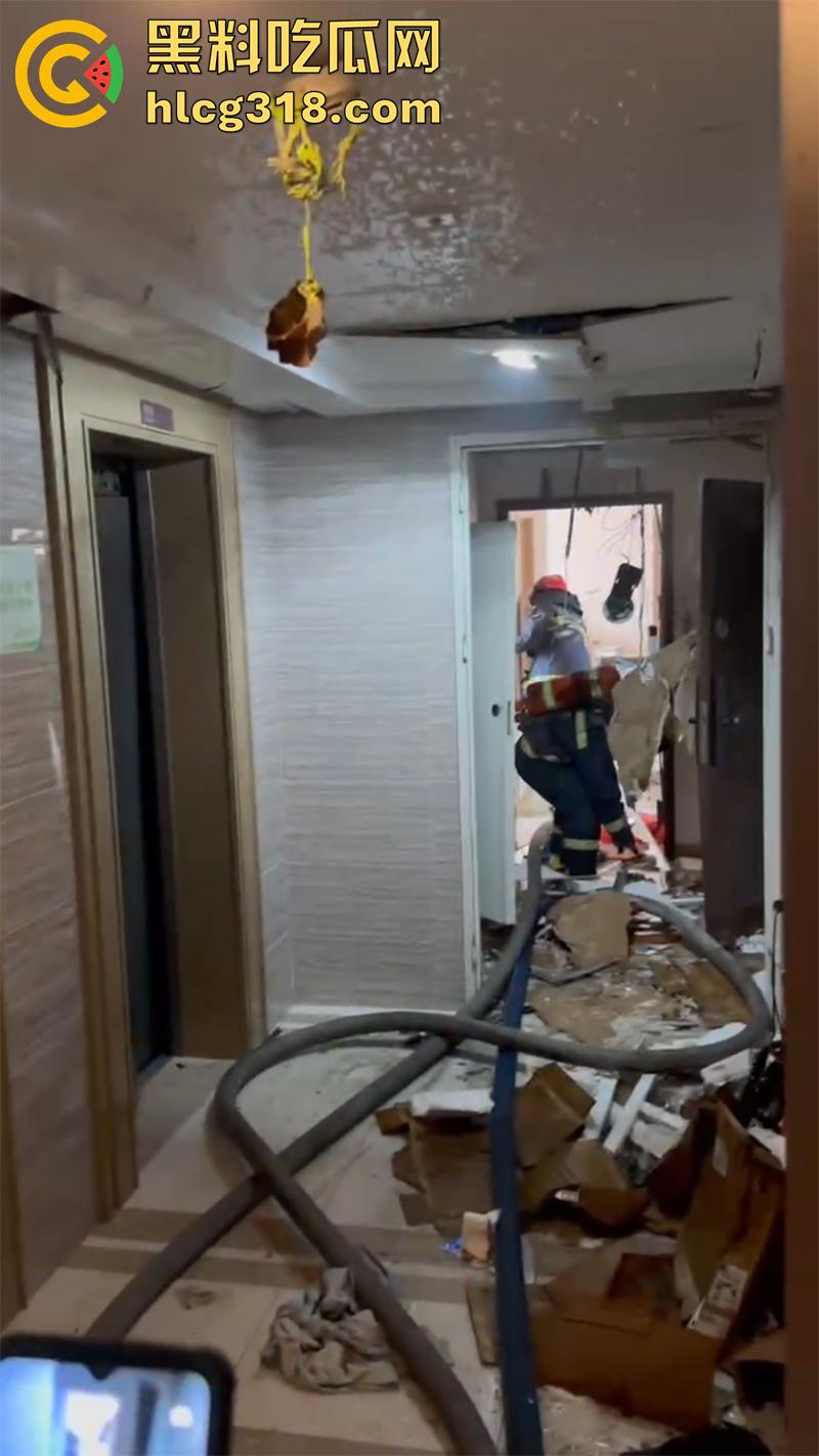 炸裂年轻夫妻吵架，小仙女直接点燃天然气，房屋爆炸大火肆虐，人直接从家里飞出去了！  第5张