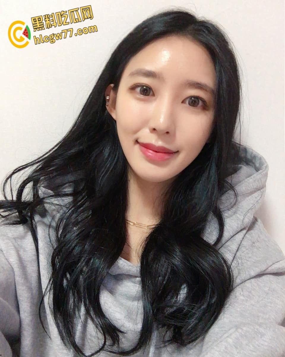 韩国风骚人妻露脸自拍,长腿反差尤物情趣诱惑,淫叫水多掀情欲巅峰! 第4张 韩国风骚人妻露脸自拍,长腿反差尤物情趣诱惑,淫叫水多掀情欲巅峰! 第4张