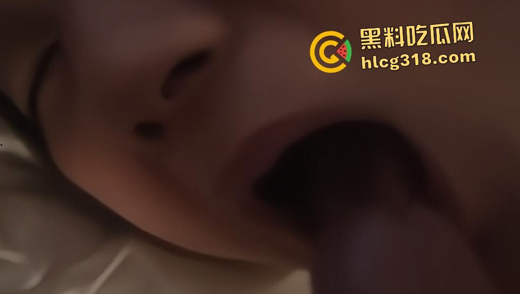 反差大学生3P狂欢,男友和好兄弟双管齐下前后夹击,母狗进化成金毛狮王用嘴当盆接住精子! 第8张 反差大学生3P狂欢,男友和好兄弟双管齐下前后夹击,母狗进化成金毛狮王用嘴当盆接住精子! 第8张