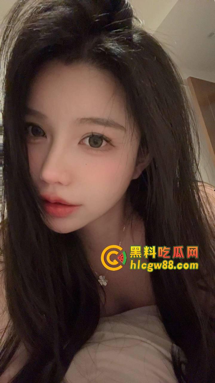 哈尔滨39中『钱晶』表面是人民教师，课后兼职洗浴小姐被大哥穿着浴袍开门日逼，玩的就是真实！  第2张