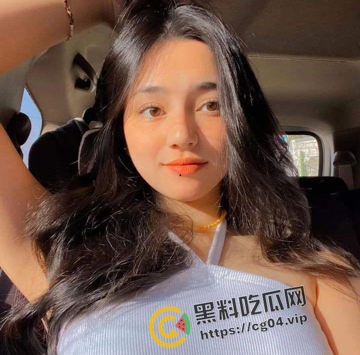 菲律宾网红【juls】和男朋友做爱视频流出  喜欢展示自己分享生活的妹子 欧美混血 颜值非常顶 第4张