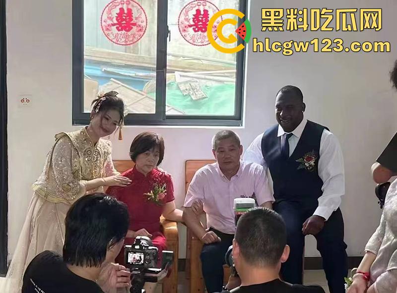 媚黑婊骚逼嫁大屌黑人，不收彩礼随便玩，一步到胃疯狂撞击，据说和黑人回到老家，还被多人轮奸呢！  第5张