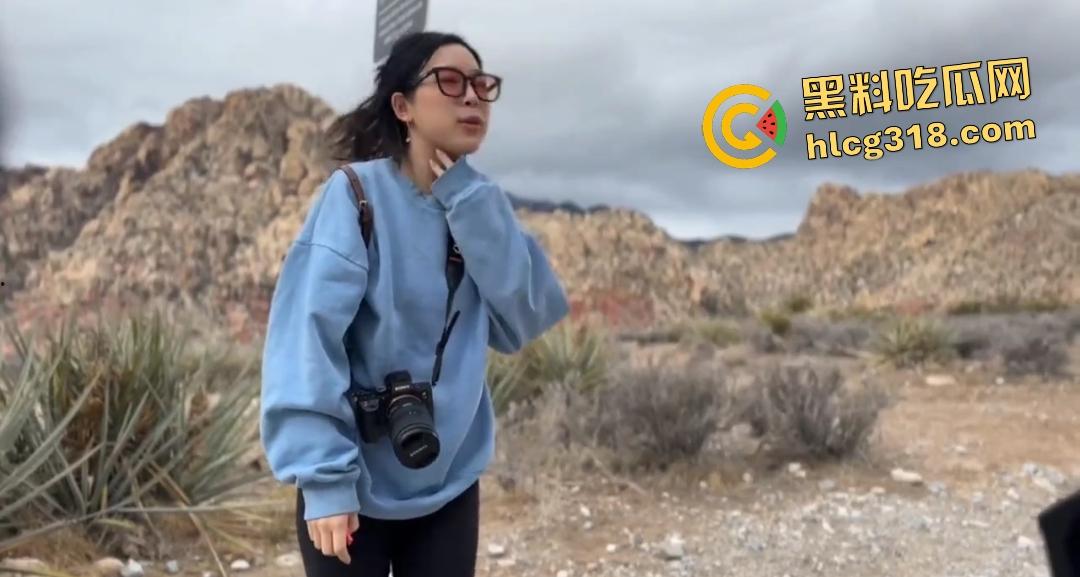 摄影师山丘野战抠逼口交，女友下跪姿势骚炸，摄影技术更是不得了，最后口爆收场潇洒走人！  第1张