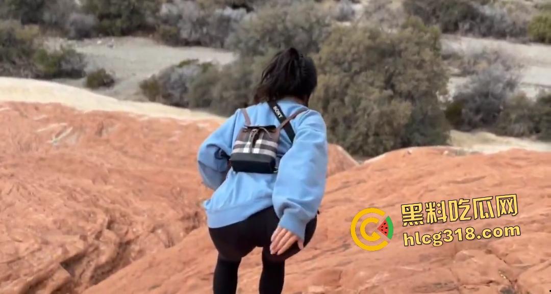 摄影师山丘野战抠逼口交，女友下跪姿势骚炸，摄影技术更是不得了，最后口爆收场潇洒走人！  第8张