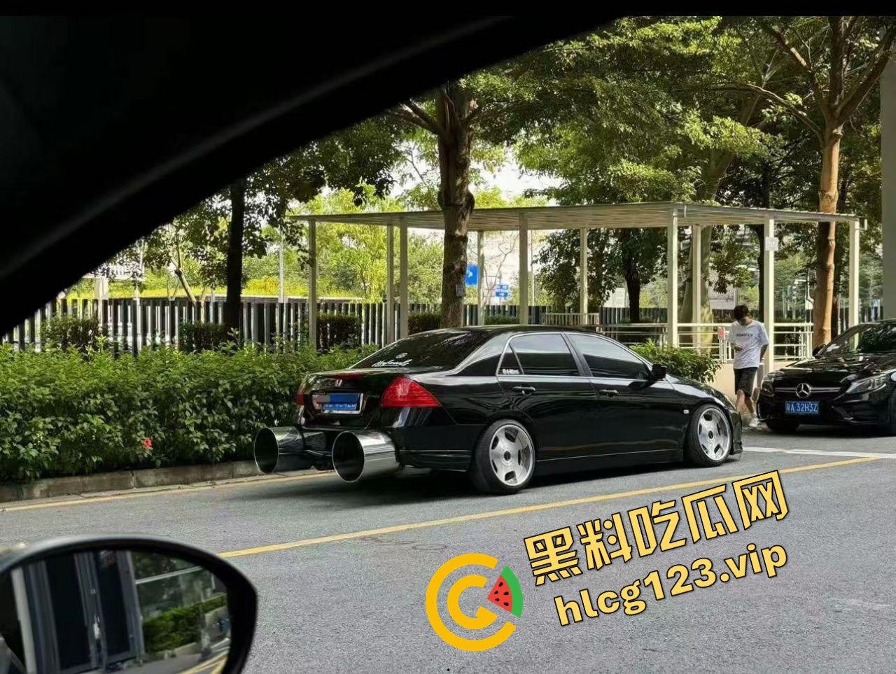 广东抖音网红改装车离谱！排气孔大到能塞下一个人，玩得也太过分了吧！  第1张