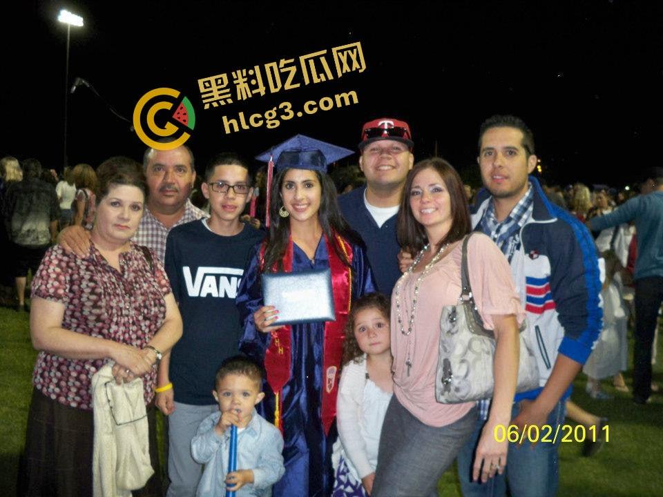 英国高校媚黑婊G奶教师『EmilySalazar』淫师贱母狗 独爱18cm大黑屌 惨遭泄密曝光! 第2张 英国高校媚黑婊G奶教师『EmilySalazar』淫师贱母狗 独爱18cm大黑屌 惨遭泄密曝光! 第2张