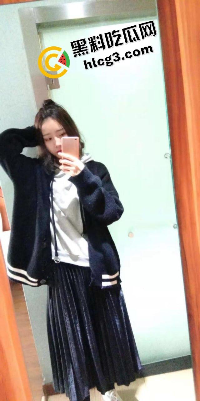 唐山98年无业极品反差婊『李煜』与男友家中记录性生活 遭泄密流出  第1张