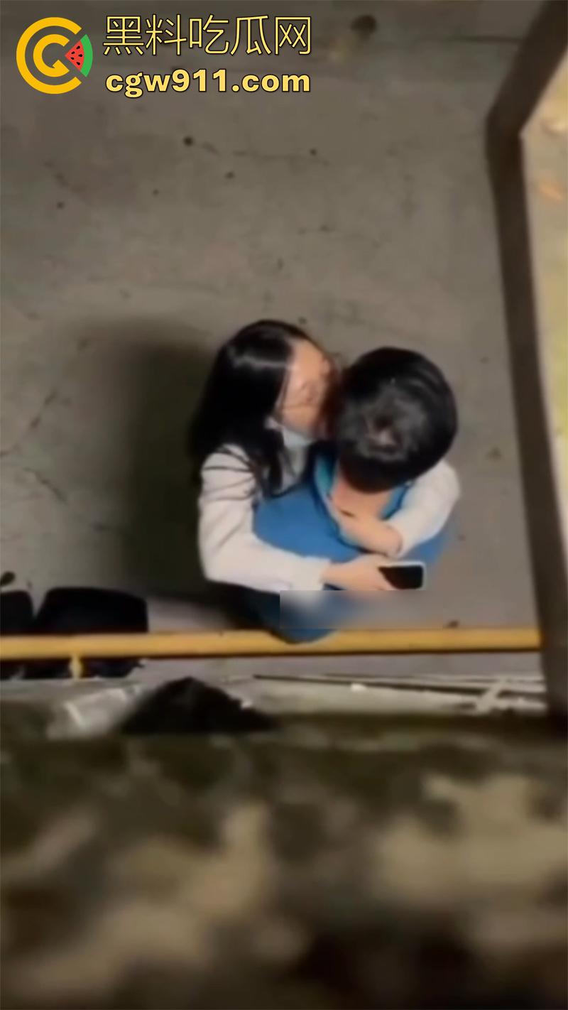 师生乱伦事件，上海二中高中女教师【张越】， 出轨16岁学生吴栋申，被丈夫实名举报出轨，聊天记录曝光！  第17张