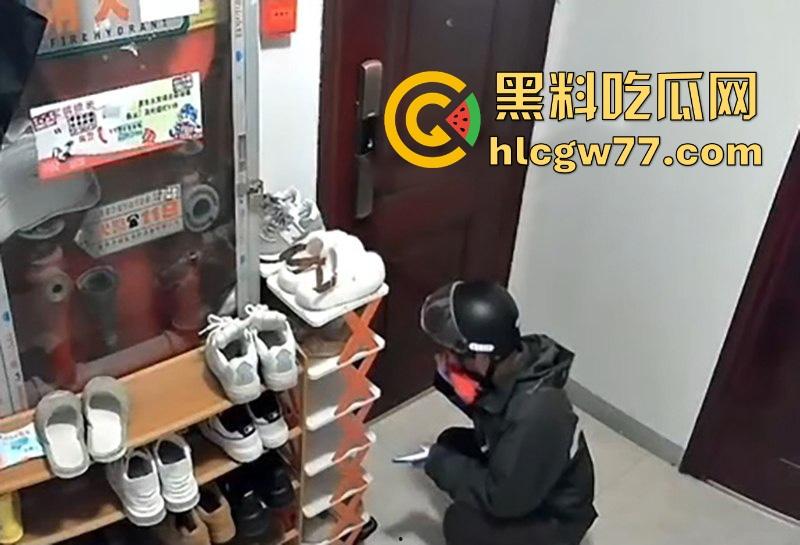 南通拆迁房小区 半夜惊现变态男 蹲守民宅狂舔女户主高跟鞋 五分钟监控视频流出！  第2张