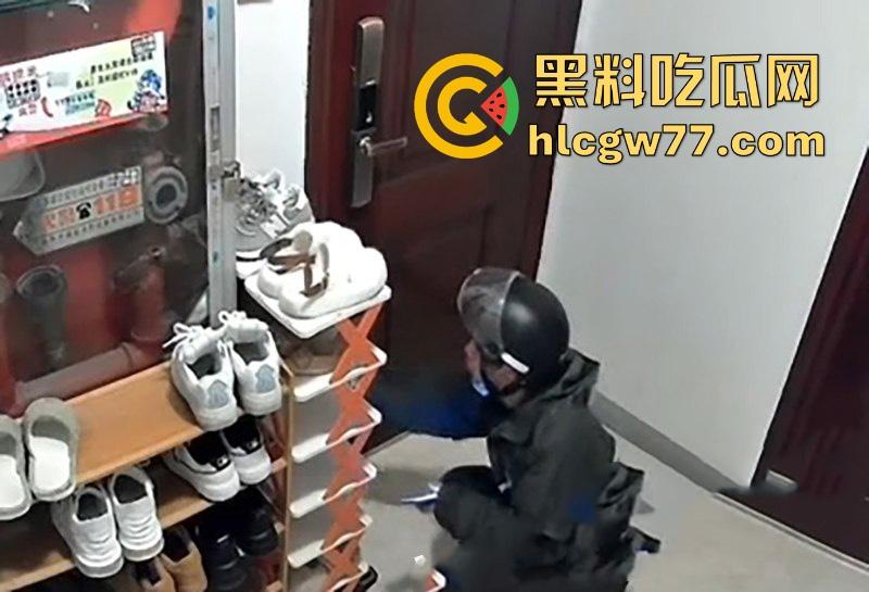 南通拆迁房小区 半夜惊现变态男 蹲守民宅狂舔女户主高跟鞋 五分钟监控视频流出！  第3张