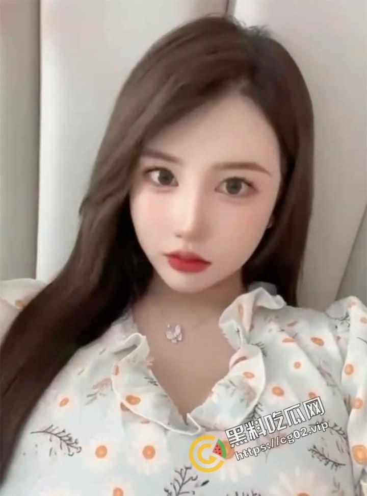 推特网黄 yooheejade 国宝级9分美颜女神  大方露脸 丰满爆乳 满分尤物骚气冲天 露脸私拍合集 第2张