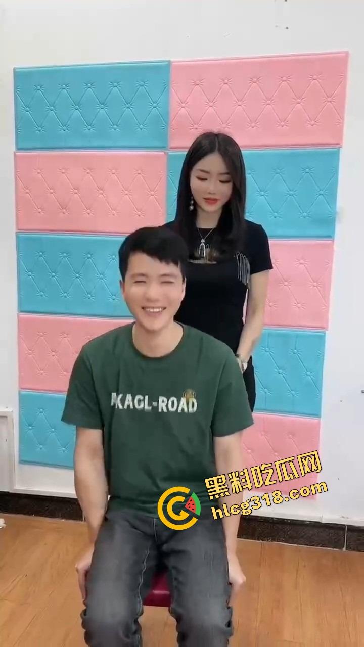 1987烧烤店骚老板娘，你可能不认识她，但你绝对撸过她的片子，经典王炸凳子上那一幕至今难忘！  第3张