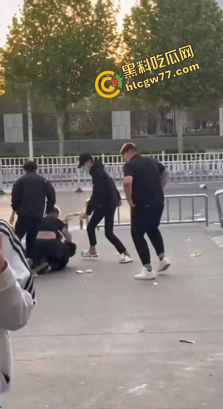 泰安万达精神小伙发疯出事,一言不合打人致死,这年头监狱都快成精神小伙培训基地了! 第6张 泰安万达精神小伙发疯出事,一言不合打人致死,这年头监狱都快成精神小伙培训基地了! 第6张