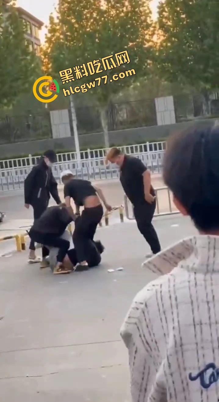 泰安万达精神小伙发疯出事,一言不合打人致死,这年头监狱都快成精神小伙培训基地了! 第7张 泰安万达精神小伙发疯出事,一言不合打人致死,这年头监狱都快成精神小伙培训基地了! 第7张