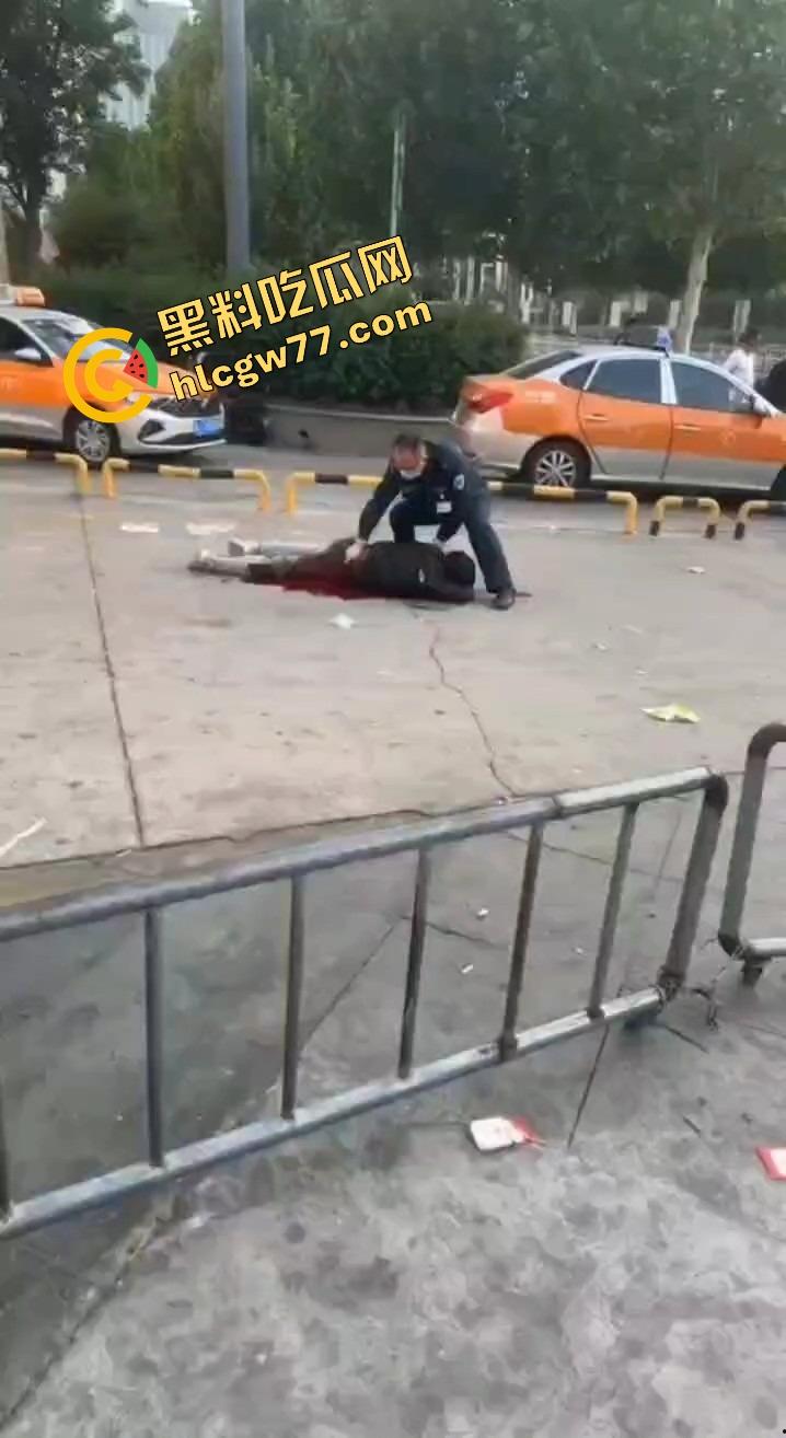 泰安万达精神小伙发疯出事,一言不合打人致死,这年头监狱都快成精神小伙培训基地了! 第9张 泰安万达精神小伙发疯出事,一言不合打人致死,这年头监狱都快成精神小伙培训基地了! 第9张