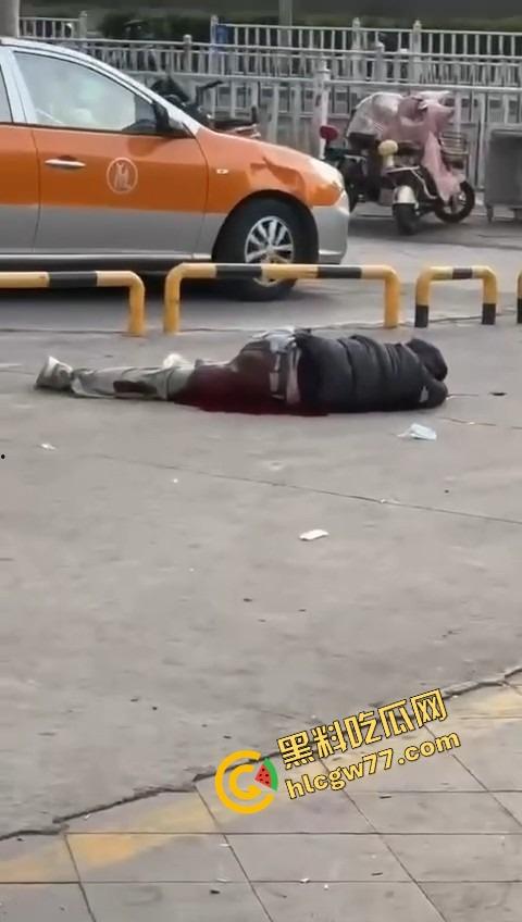 泰安万达精神小伙发疯出事,一言不合打人致死,这年头监狱都快成精神小伙培训基地了! 第15张 泰安万达精神小伙发疯出事,一言不合打人致死,这年头监狱都快成精神小伙培训基地了! 第15张