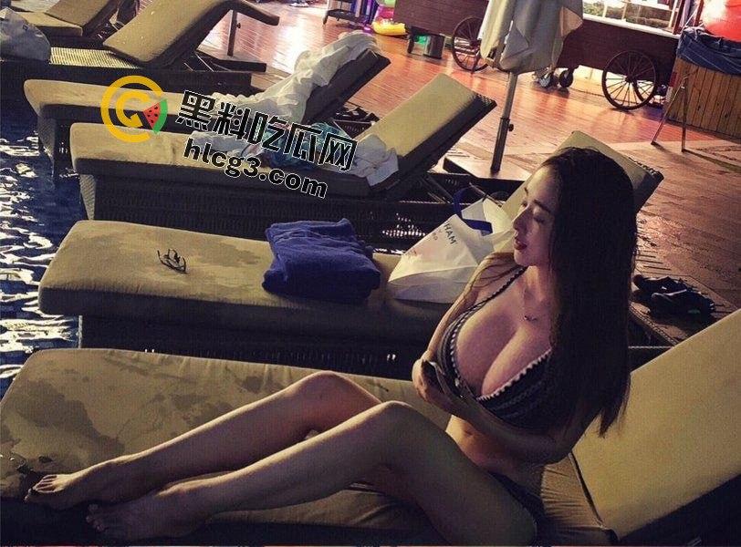 推特极品反差空姐女神『小雨是个大奶骚空姐』下飞机就主动变成金主母狗!无套爆操丝滑美腿! 第2张 推特极品反差空姐女神『小雨是个大奶骚空姐』下飞机就主动变成金主母狗!无套爆操丝滑美腿! 第2张