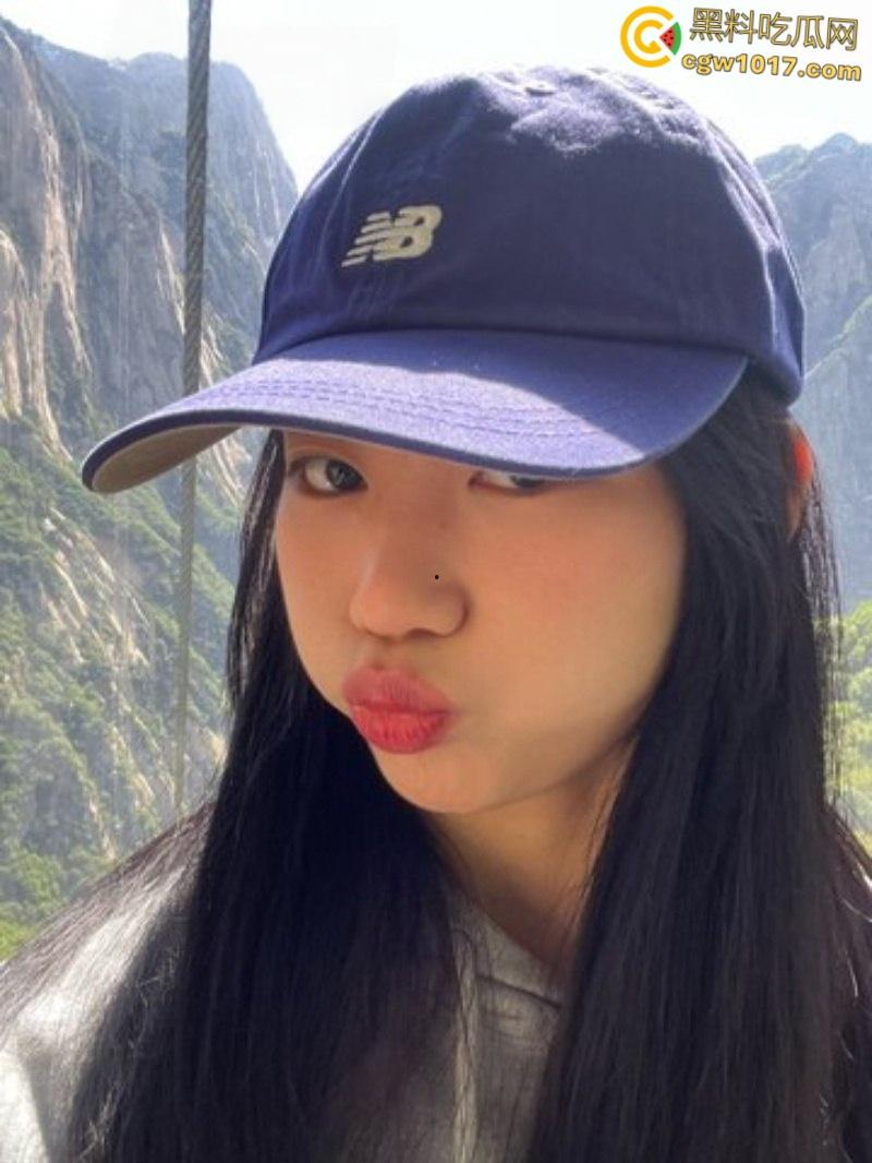 西安外国语大学【沈莉莉】,反差眼镜妹被男友调教日常,可爱女仆害羞捂脸,口爆颜射后还比耶自拍 ! 第2张 西安外国语大学【沈莉莉】,反差眼镜妹被男友调教日常,可爱女仆害羞捂脸,口爆颜射后还比耶自拍 ! 第2张