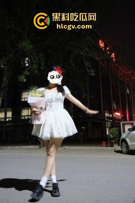 武大高颜值清纯少女【依依】被金主调教成母狗!全国各地旅游打卡露出,逼过流水雁过无声! 第3张 武大高颜值清纯少女【依依】被金主调教成母狗!全国各地旅游打卡露出,逼过流水雁过无声! 第3张