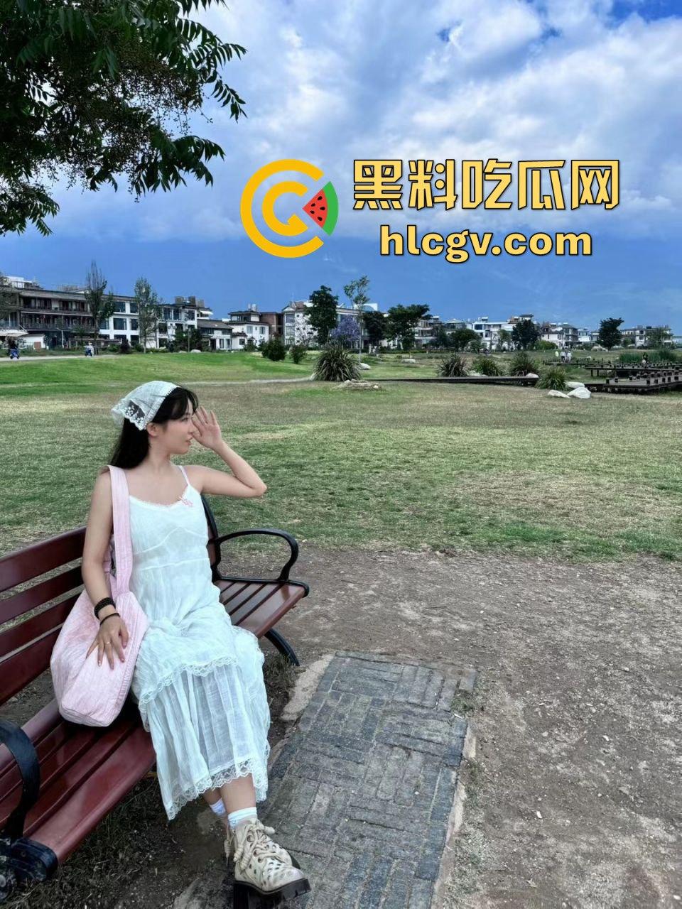 武大高颜值清纯少女【依依】被金主调教成母狗!全国各地旅游打卡露出,逼过流水雁过无声! 第9张 武大高颜值清纯少女【依依】被金主调教成母狗!全国各地旅游打卡露出,逼过流水雁过无声! 第9张