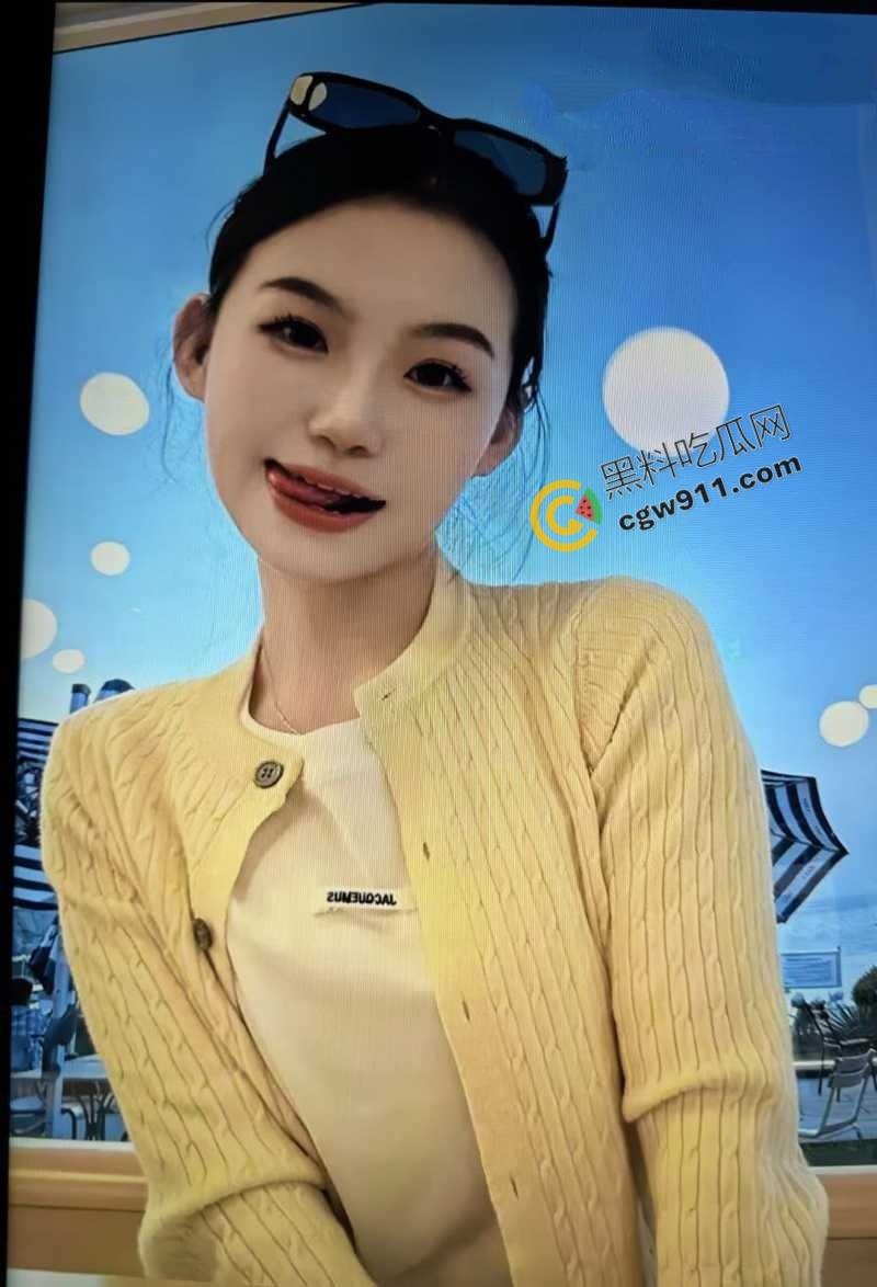 北京女神级美女【刘诗芸】惨遭渣男虐待：脚趾嘬吸，舔屌吸肛，大奶子惨遭掌掴，全程露脸被凌虐爆操  第1张