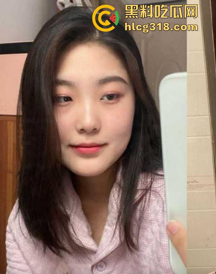 连云港职业技术学院微胖反差婊【王娅楠】真是王者爱好者 做爱期间还不忘开把王者 边操边打! 第1张 连云港职业技术学院微胖反差婊【王娅楠】真是王者爱好者 做爱期间还不忘开把王者 边操边打! 第1张