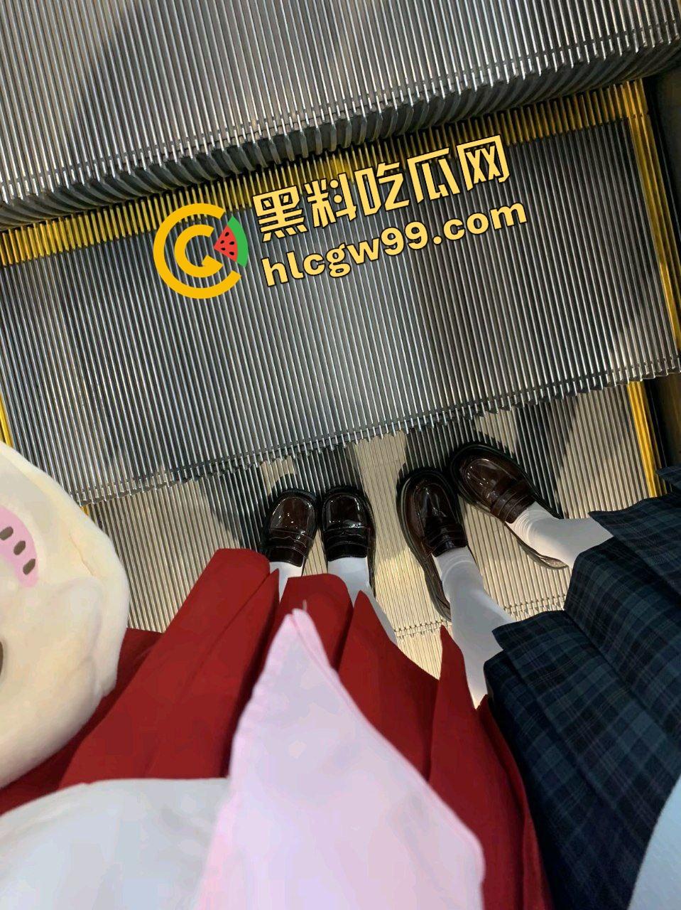 抖音黄毛精神小伙【蔡少】得吃小学未满18JK白丝妹,被女孩父亲撞见暴力殴打!原创独家曝光流出! 第6张 抖音黄毛精神小伙【蔡少】得吃小学未满18JK白丝妹,被女孩父亲撞见暴力殴打!原创独家曝光流出! 第6张