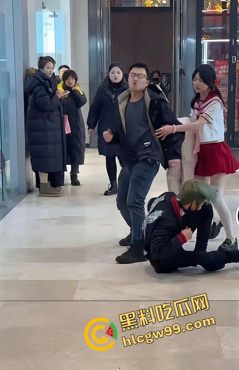 抖音黄毛精神小伙【蔡少】得吃小学未满18JK白丝妹,被女孩父亲撞见暴力殴打!原创独家曝光流出! 第8张 抖音黄毛精神小伙【蔡少】得吃小学未满18JK白丝妹,被女孩父亲撞见暴力殴打!原创独家曝光流出! 第8张