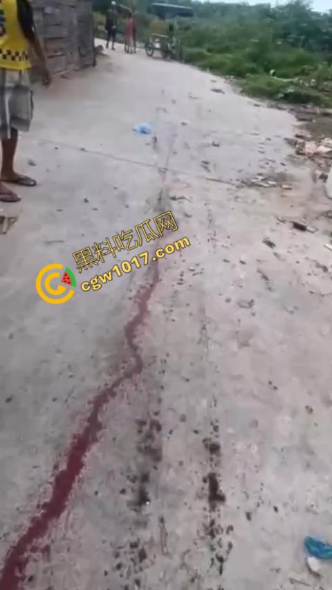 恐怖视频曝光!小伙头颅神秘贯穿,三轮车穿颅血染街头血腥现场骇人惊魂,神秘死亡惊掉下巴! 第7张 恐怖视频曝光!小伙头颅神秘贯穿,三轮车穿颅血染街头血腥现场骇人惊魂,神秘死亡惊掉下巴! 第7张