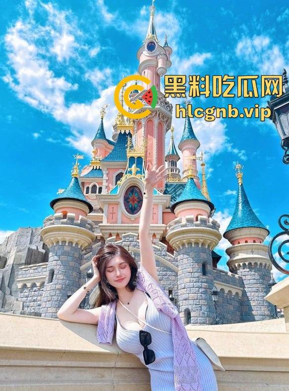 E奶御姐VivianLee 多人3P淫乱爆发！前后双插喷出小穴水流，巨乳晃动让人欲仙欲死  第7张