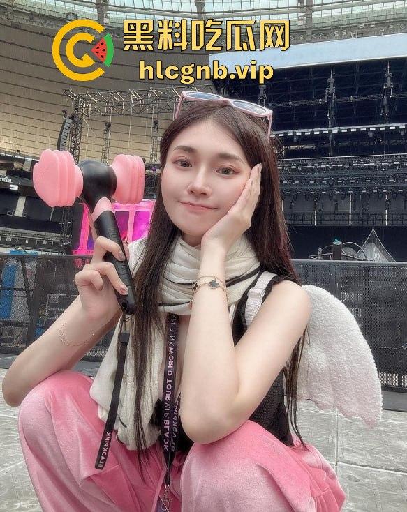 E奶御姐VivianLee 多人3P淫乱爆发！前后双插喷出小穴水流，巨乳晃动让人欲仙欲死  第14张