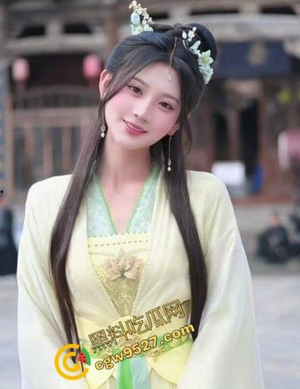 当红短剧女演员杨珊子被潜规则？酒店露脸被操，淫叫声都可射，女神变母狗，粉丝心碎一地！  第4张