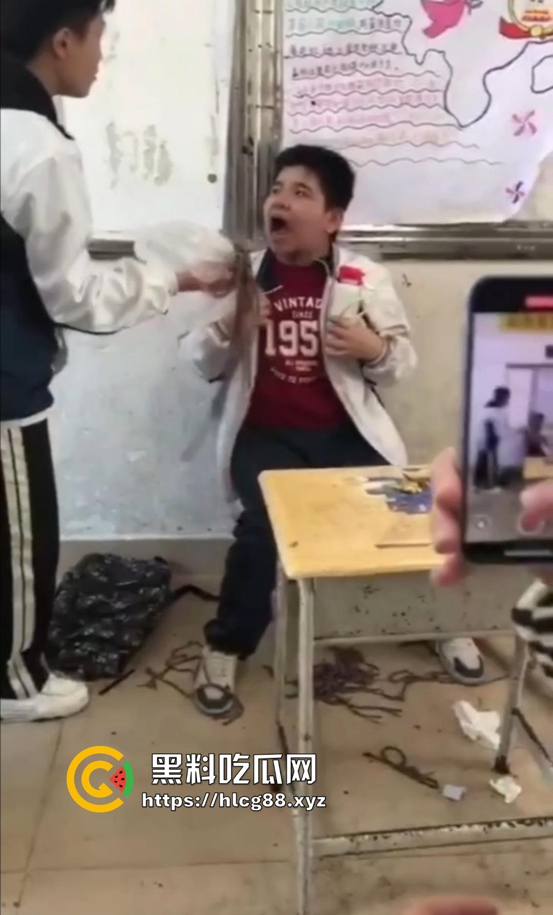 吴川三中一群人渣围殴弱智学生塞嘴逼打飞机，学校还他妈忙着捂嘴护畜生！  第5张