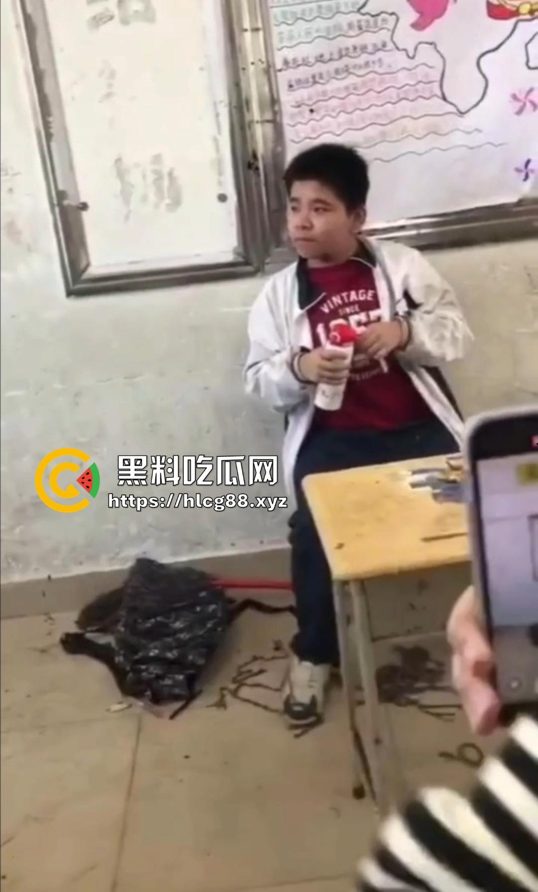 吴川三中一群人渣围殴弱智学生塞嘴逼打飞机，学校还他妈忙着捂嘴护畜生！  第7张