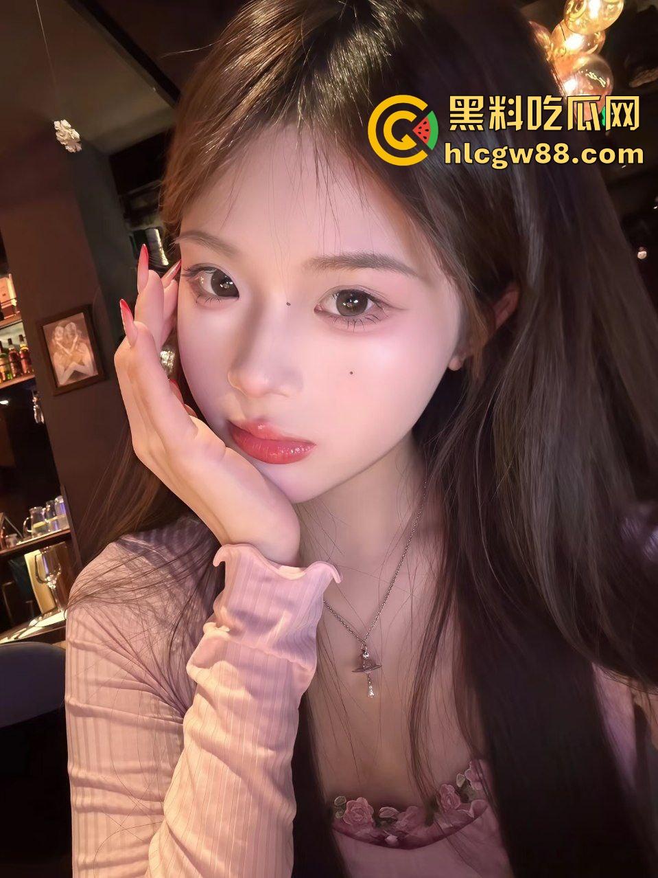 淫妻少妇妈妈 (陈霞) 为给女儿找工作下海做母狗，母女俩大展骚性，只要钱到位母女皆可双飞！  第4张