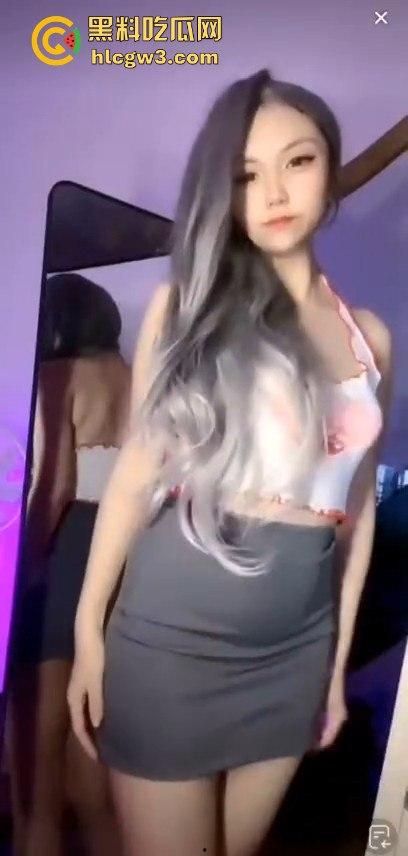 抖音网红【萝漫莉】直播福利版流出,假鸡吧自嗨狂摆,演得大哥们鸡巴硬到不行 独家爆料! 第3张 抖音网红【萝漫莉】直播福利版流出,假鸡吧自嗨狂摆,演得大哥们鸡巴硬到不行 独家爆料! 第3张