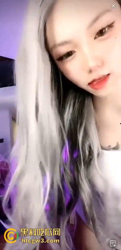 抖音网红【萝漫莉】直播福利版流出,假鸡吧自嗨狂摆,演得大哥们鸡巴硬到不行 独家爆料! 第12张 抖音网红【萝漫莉】直播福利版流出,假鸡吧自嗨狂摆,演得大哥们鸡巴硬到不行 独家爆料! 第12张