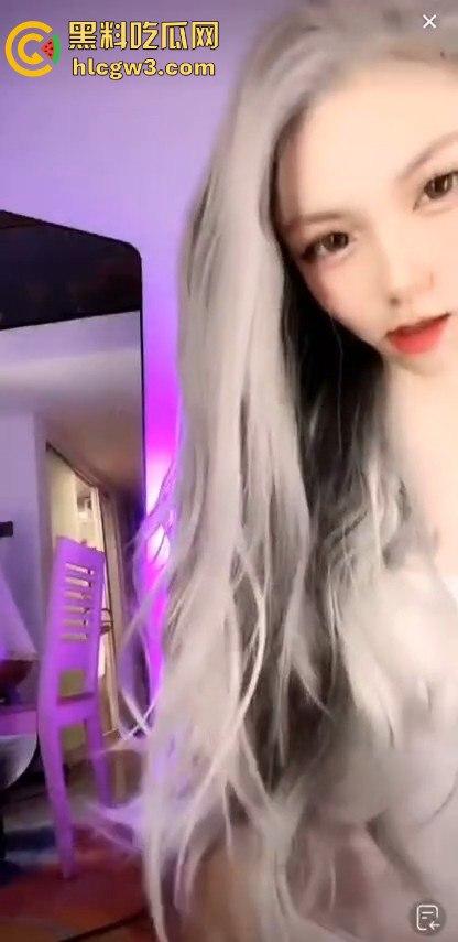 抖音网红【萝漫莉】直播福利版流出,假鸡吧自嗨狂摆,演得大哥们鸡巴硬到不行 独家爆料! 第15张 抖音网红【萝漫莉】直播福利版流出,假鸡吧自嗨狂摆,演得大哥们鸡巴硬到不行 独家爆料! 第15张