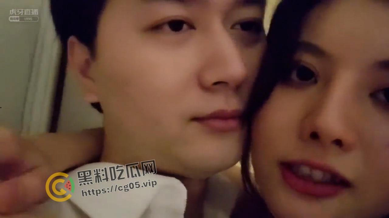 鸡圈顶流【阿朱】疑似患有梅毒?被细心网友拿着放大镜看深究美图,难道是上个月参加淫趴所得? 第13张 鸡圈顶流【阿朱】疑似患有梅毒?被细心网友拿着放大镜看深究美图,难道是上个月参加淫趴所得? 第13张