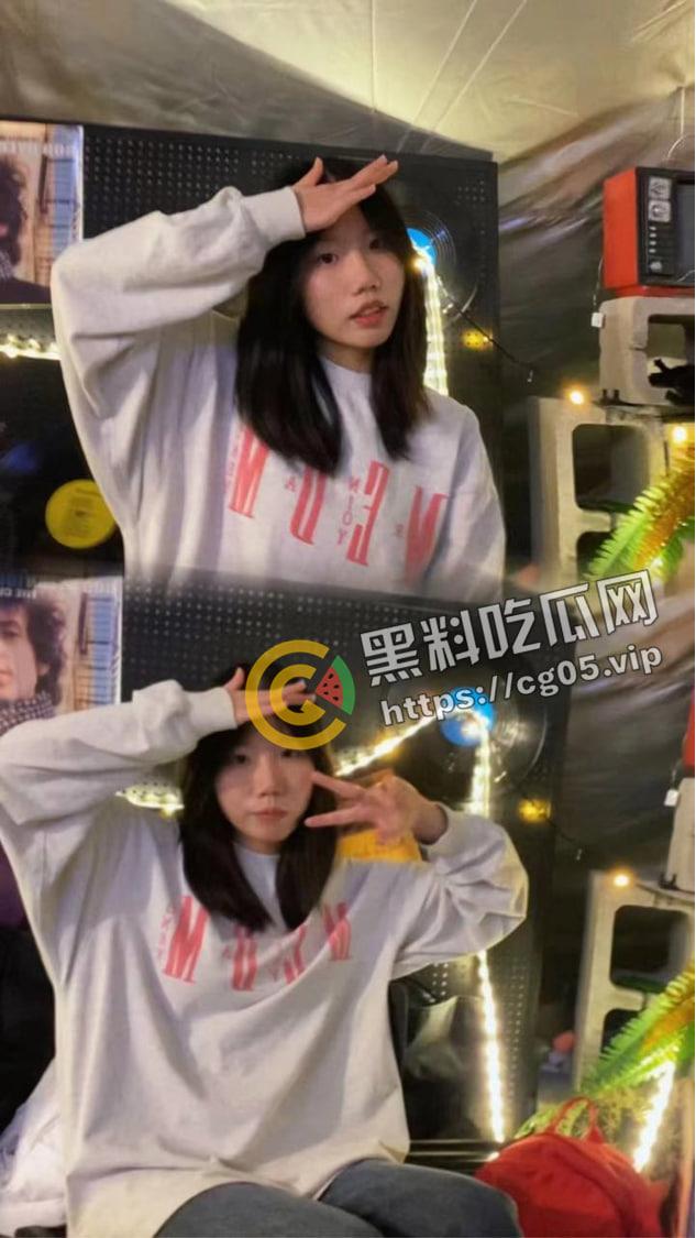 瓜友投稿！重庆母狗【伍雅馨】想被包养 收了钱不办事无视金主爸爸被曝光 私密视频流出  第14张