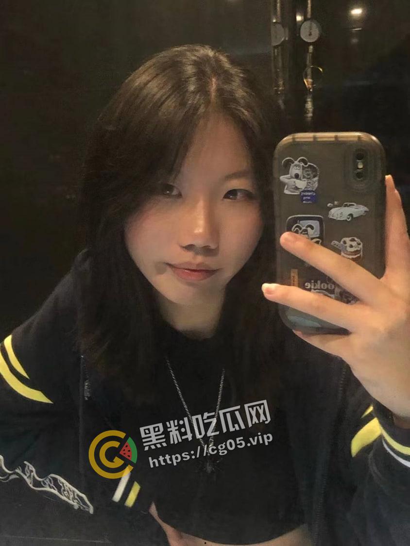 瓜友投稿！重庆母狗【伍雅馨】想被包养 收了钱不办事无视金主爸爸被曝光 私密视频流出  第16张