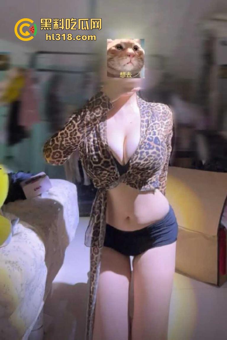 抖音极品微胖网红【吃货】付费福利视频曝光，火辣巨乳身材一览无余，性感女神竟如此反差淫荡！  第6张