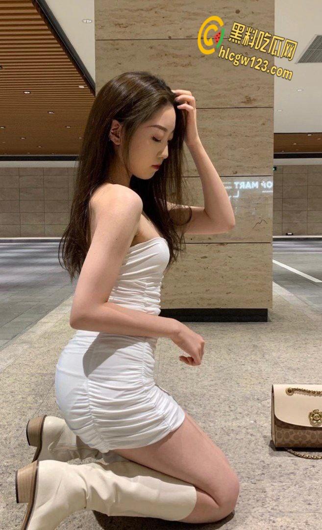 刚毕业清纯小护士，萝莉脸甜美得像初恋，脱下白大褂骚到爆！白嫩翘臀情趣装勾人 !  第4张