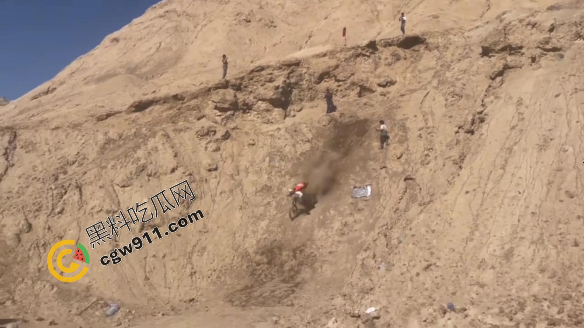 新疆吐鲁番：极限跳崖！山地速降的年轻爱好者壮烈10米跳崖，血染岩壁，英雄折翼  第3张
