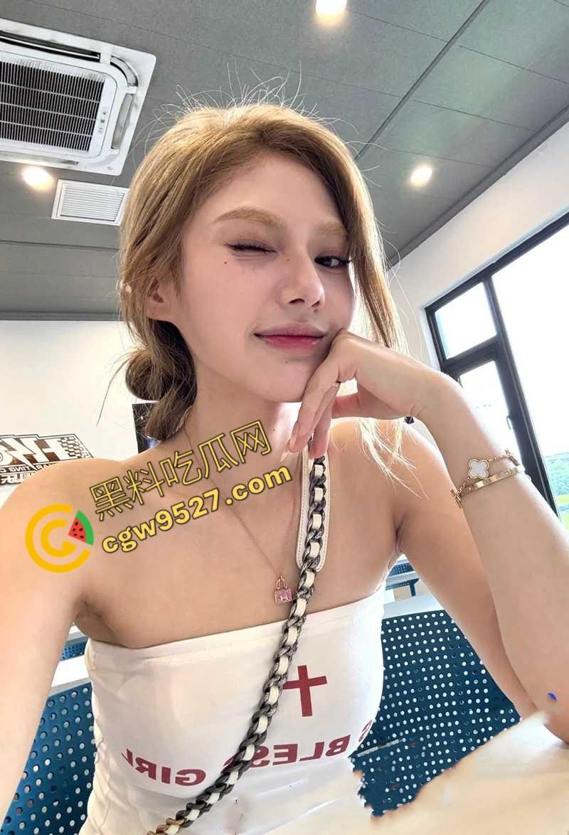 美女学姐何钰婷不雅私拍外流！高傲女神沦为淫荡肉便器，与渣男男友激情私密影片震惊全校  第1张