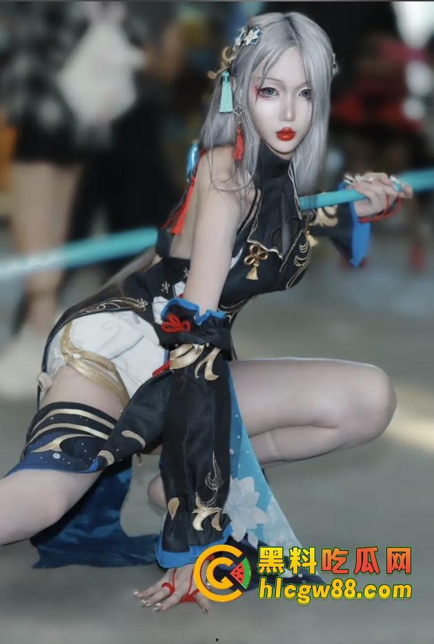 深圳车展『宫梦儿』靠露逼毛一天涨粉1万,车模个个会玩大秀骚操作质量逆天,这个行业真是卷疯了! 第5张 深圳车展『宫梦儿』靠露逼毛一天涨粉1万,车模个个会玩大秀骚操作质量逆天,这个行业真是卷疯了! 第5张