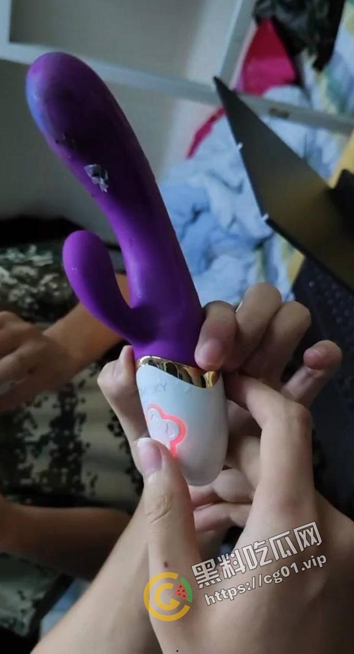 原女大学生宿舍改成男寝 遗留下海量电动玩具 到底是宿舍还是鸡窝？  第11张