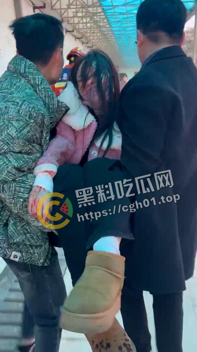 湖南新化网红【陈灿灿】与富二代分手后被造谣 精神失常跳楼未遂 鸡还相当贞洁烈女 第6张 湖南新化网红【陈灿灿】与富二代分手后被造谣 精神失常跳楼未遂 鸡还相当贞洁烈女 第6张